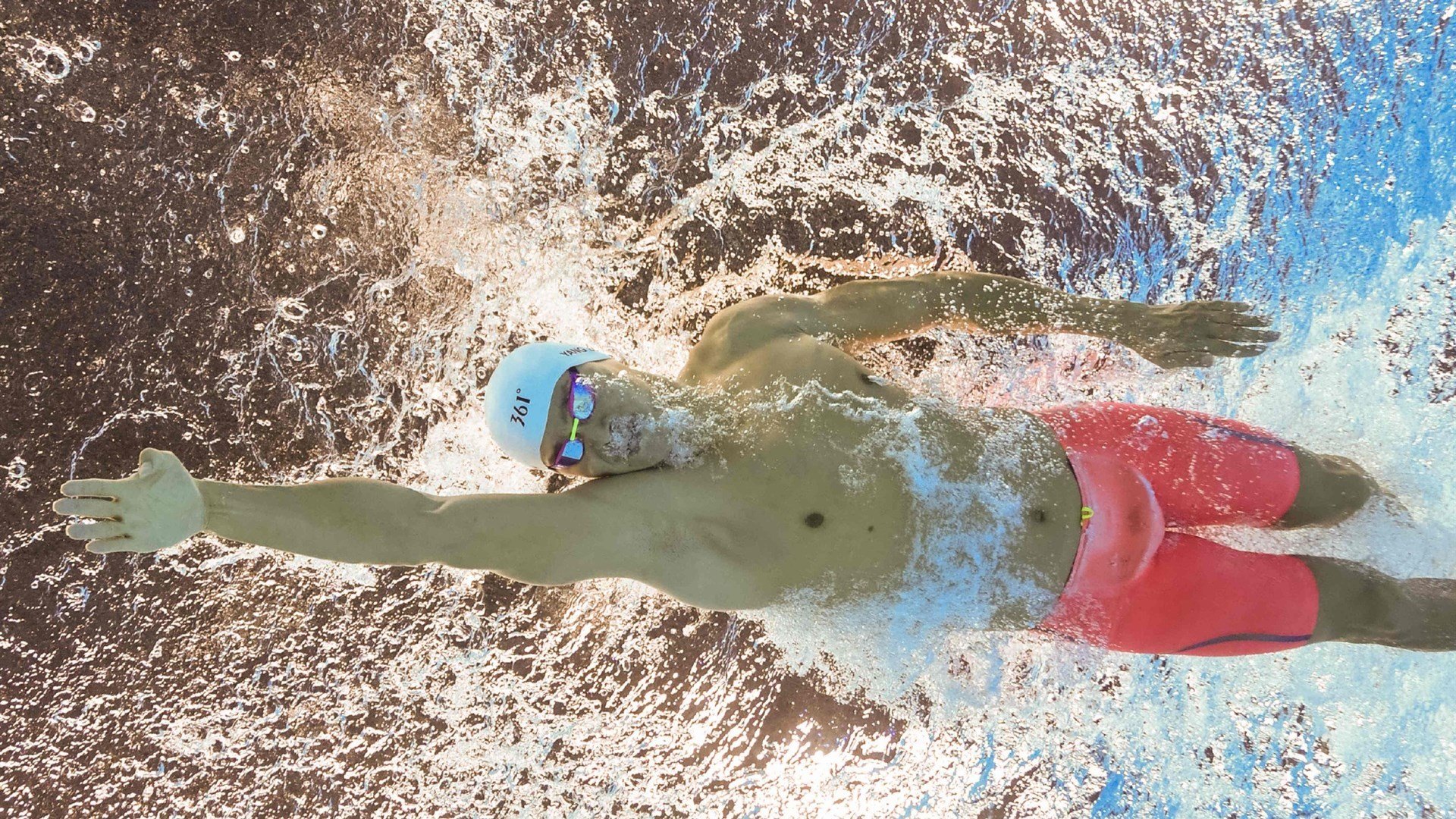 孔德一剑封喉，当个人英雄主义在荷兰风暴中碾碎利物浦的体系足球