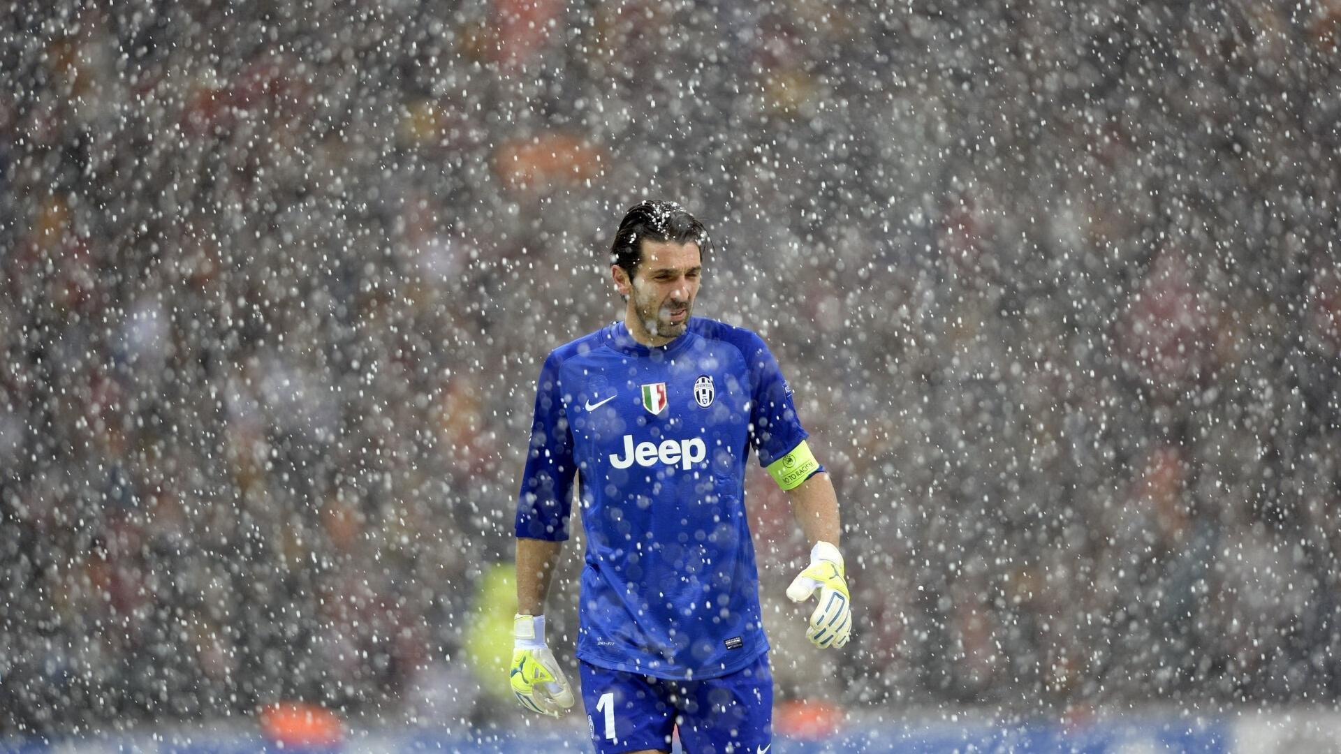 曼城对阵巴萨，当精密机器遇上艺术狂想，巴雷拉用不掉线哲学完成中场革命